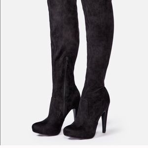 Over-the-knee black suede boots